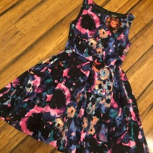 Taylor dress size 4